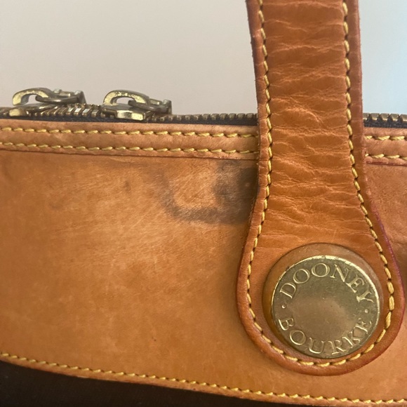 Vintage Dooney & Bourke Zip Zip Cabriolet - Picture 4 of 11